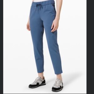 Lululemon On the Fly pant Size 6 NWOT